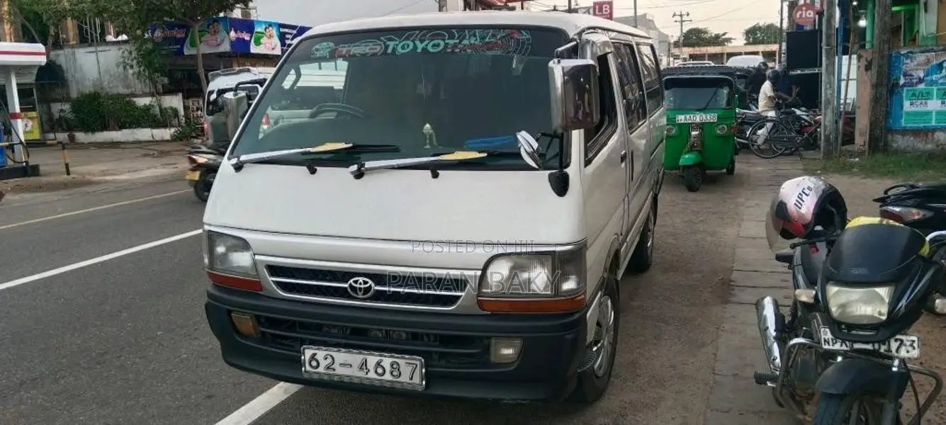 Toyota Dolphin 1991 Van (Used)