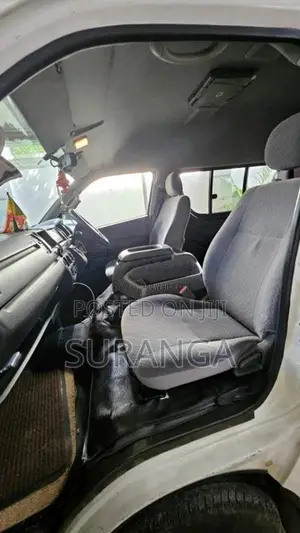 Toyota KDH 2013 Van (Used)