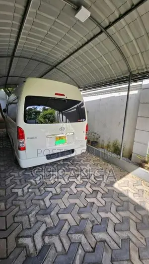 Toyota KDH 2013 Van (Used)