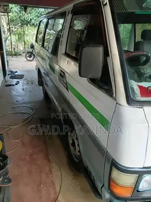 Toyota Shell 1984 Van (Used)