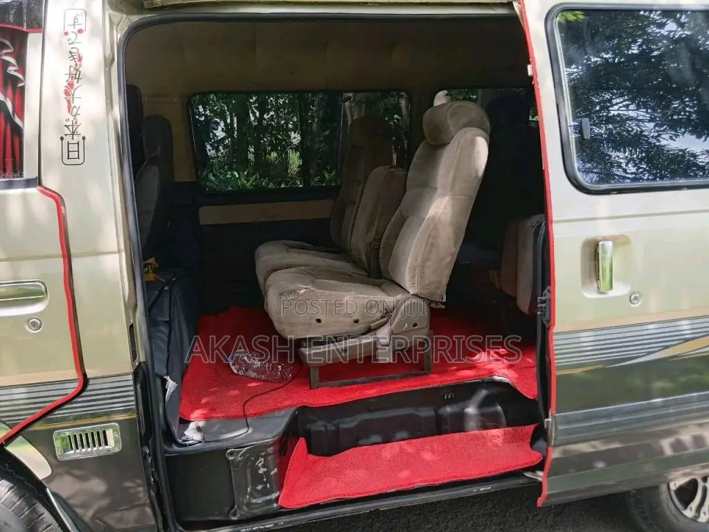 Nissan Caravan 1995 Van (Used)