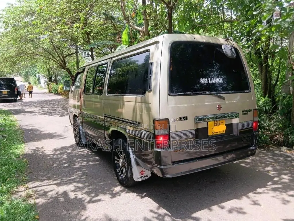 Nissan Caravan 1995 Van (Used)