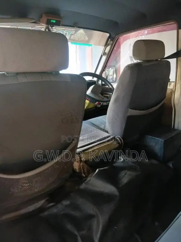 Toyota Shell 1984 Van (Used)