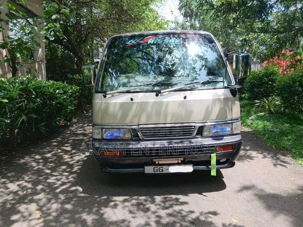 Nissan Caravan 1995 Van (Used)