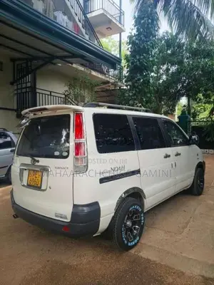 Toyota Noah Kr42 2007 Van (Used)