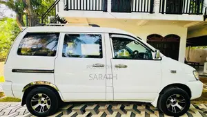 Toyota Noah 1997 Van (Used)