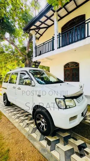 Toyota Noah 1997 Van (Used)