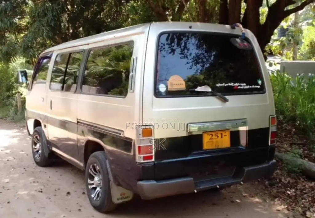 Nissan Caravan 1994 Van (Used)
