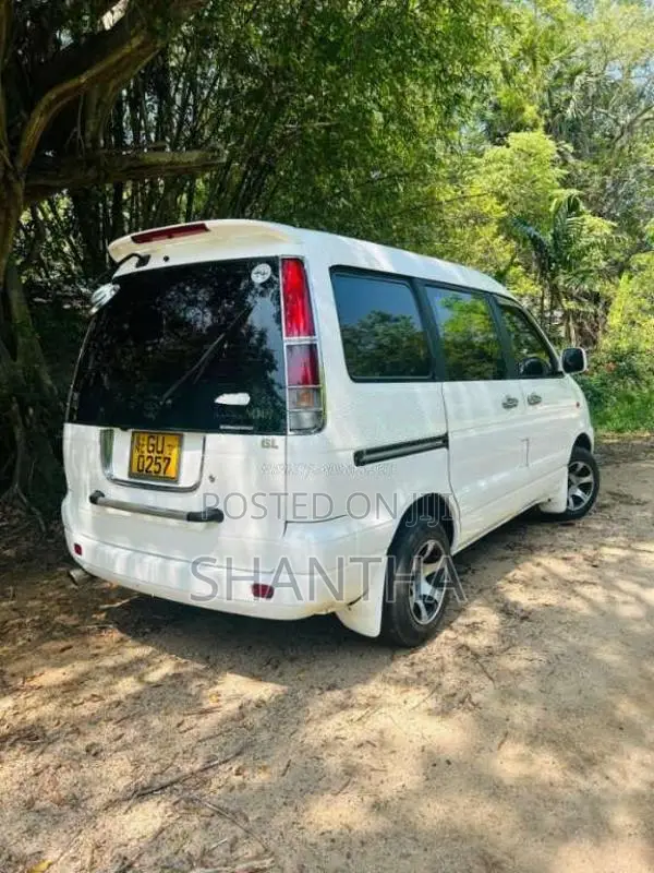 Toyota Noah 1996 Van (Used)