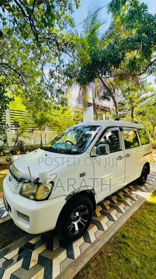 Toyota Noah 1997 Van (Used)