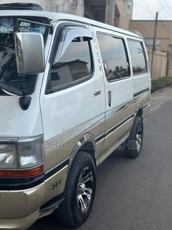 Toyota Dolphin Hiace 103 1995 Van (Used)