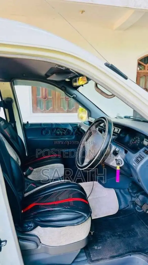 Toyota Noah 1997 Van (Used)
