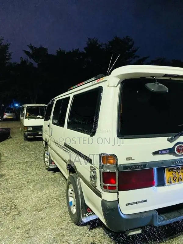Toyota Dolphin 1992 Van (Used)
