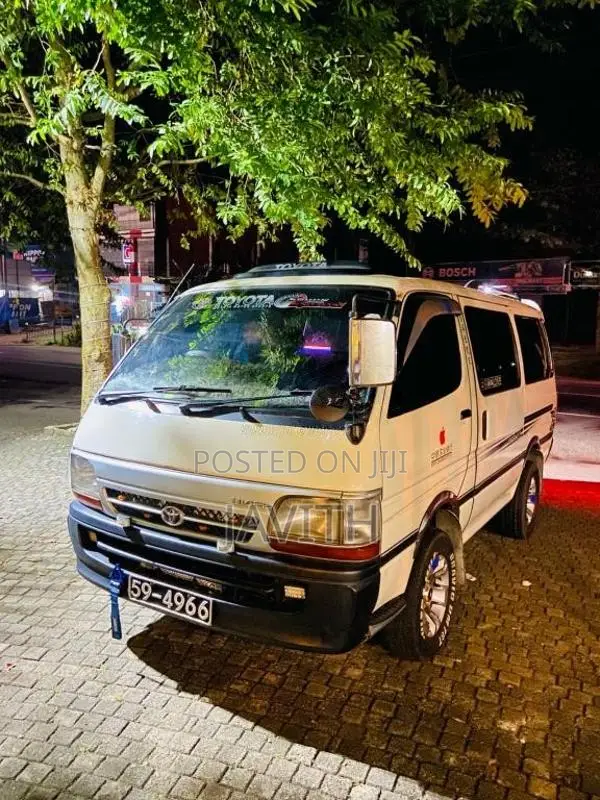 Toyota Dolphin 1992 Van (Used)