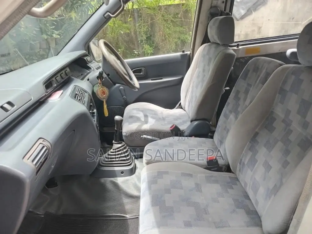 Toyota CR41 1997 Van (Used)