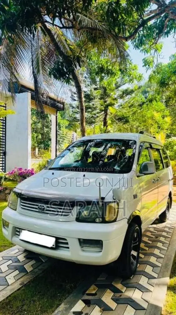 Toyota Noah 1997 Van (Used)