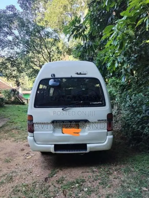 Toyota Dolphin 1993 Van (Used)