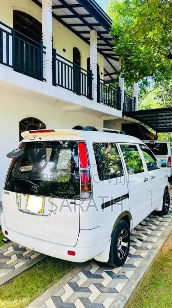 Toyota Noah 1997 Van (Used)