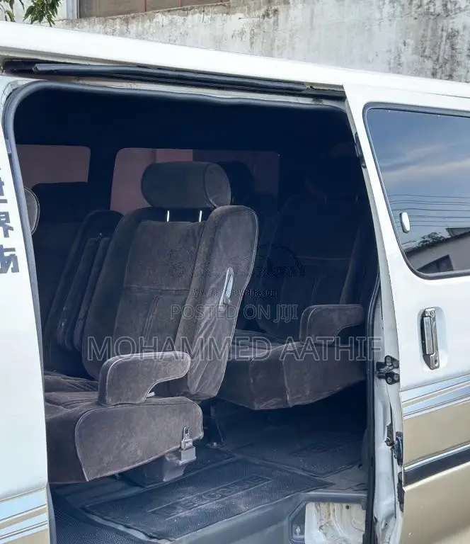 Toyota Dolphin Hiace 103 1995 Van (Used)