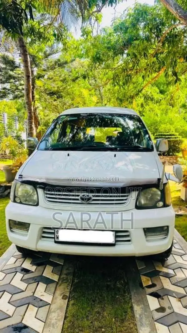 Toyota Noah 1997 Van (Used)
