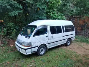 Toyota Dolphin 1993 Van (Used)