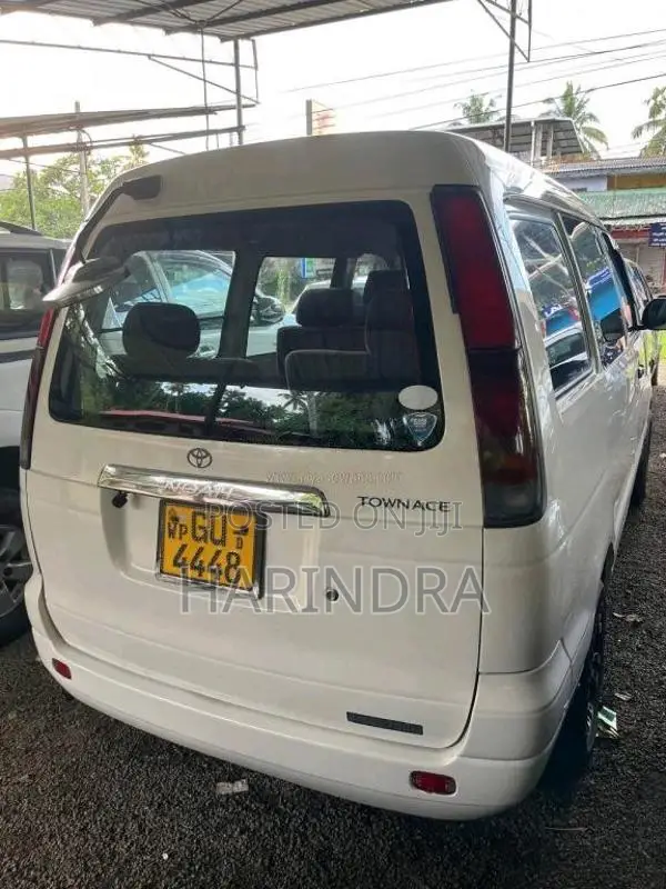 Toyota Noah 1997 Van (Used)