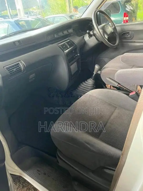 Toyota Noah 1997 Van (Used)