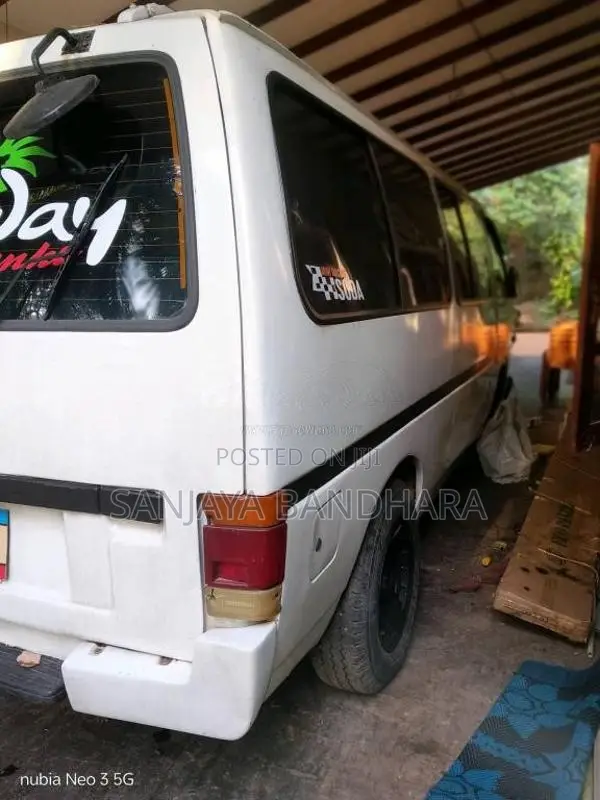 Isuzu Fargo 1990 Van (Used)