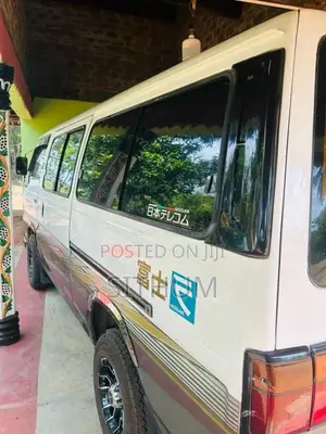 Nissan Caravan 1999 Van (Used)