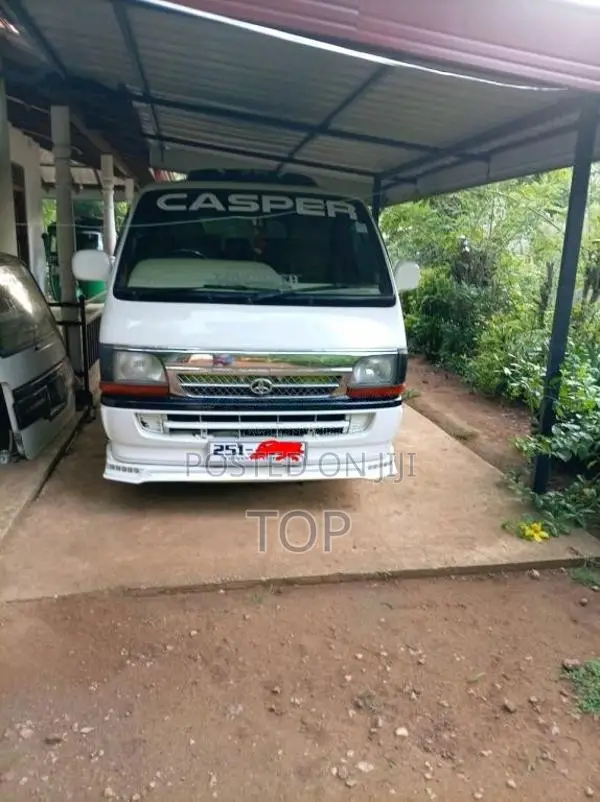 Toyota Lh102 1995 Van (Used)
