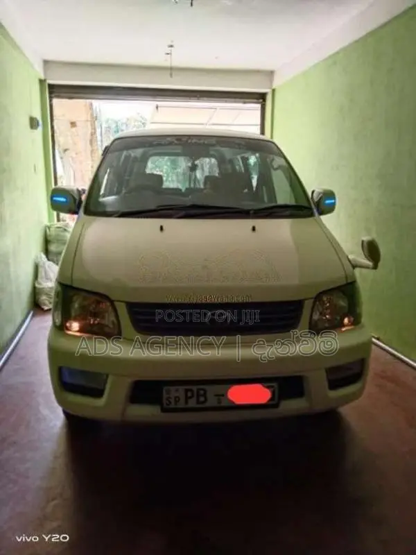 Toyota Noah 2002 Van (Used)