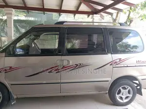 Nissan Serena 1993 Van (Used)