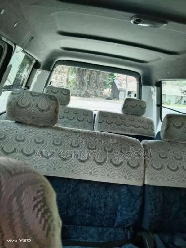 Toyota Noah 2002 Van (Used)