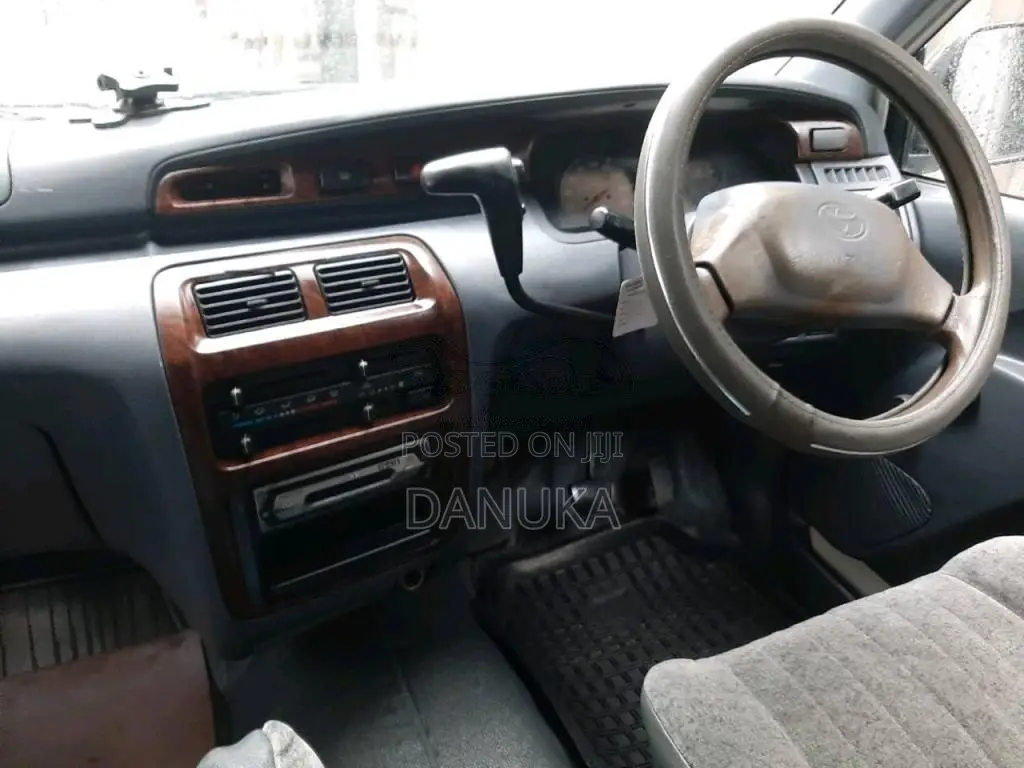 Toyota Townace Noah CR41 1998 Van (Used)