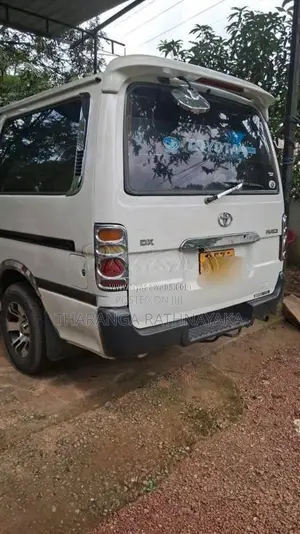 Toyota Dolphin 1999 Van (Used)