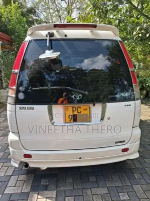 Toyota Noah 2006 Van (Used)