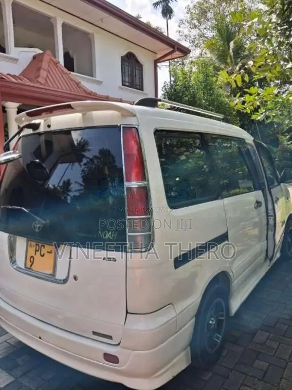 Toyota Noah 2006 Van (Used)