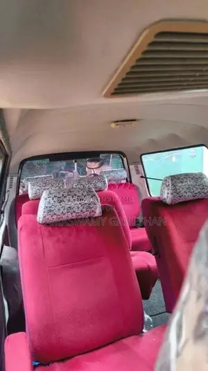 Toyota HIACE Dolphin 1993 Van (Used)