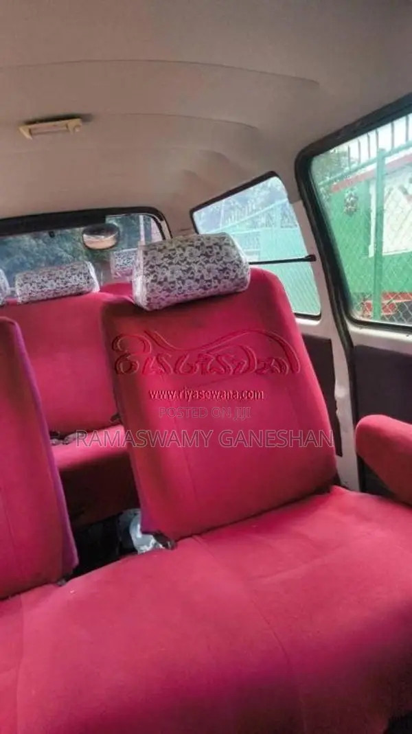 Toyota HIACE Dolphin 1993 Van (Used)