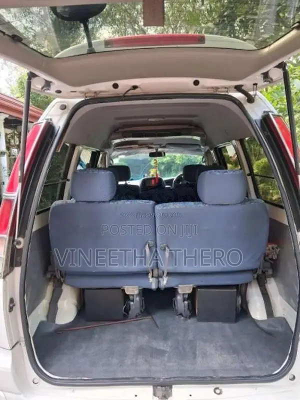 Toyota Noah 2006 Van (Used)