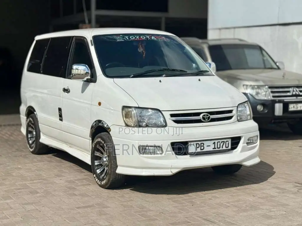 Toyota Noah KR42 2002 Van (Used)