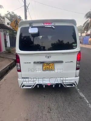 Toyota KDH 2015 Van (Used)