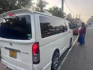 Toyota KDH 2015 Van (Used)