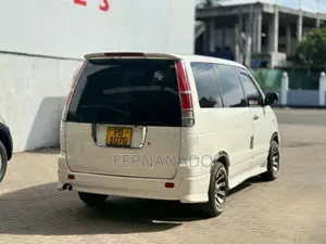 Toyota Noah KR42 2002 Van (Used)