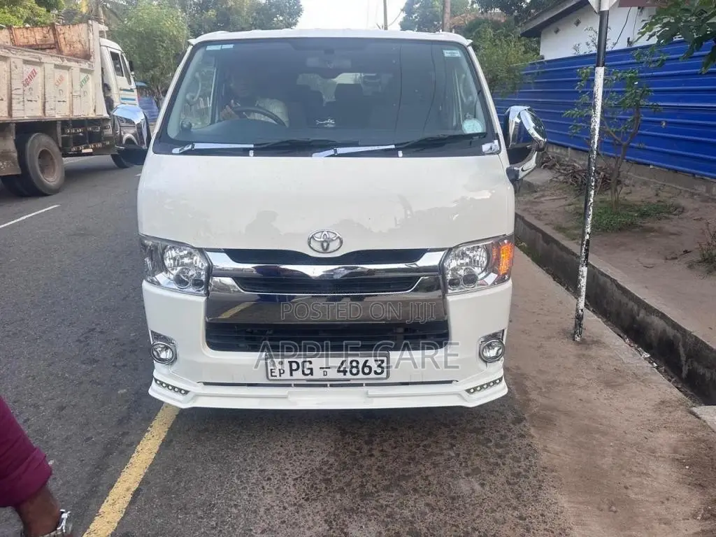 Toyota KDH 2015 Van (Used)