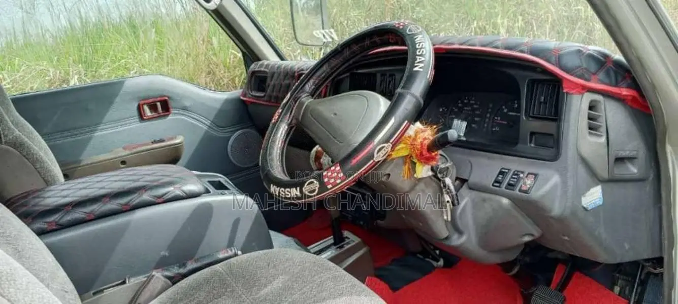 Nissan Caravan 1995 Van (Used)