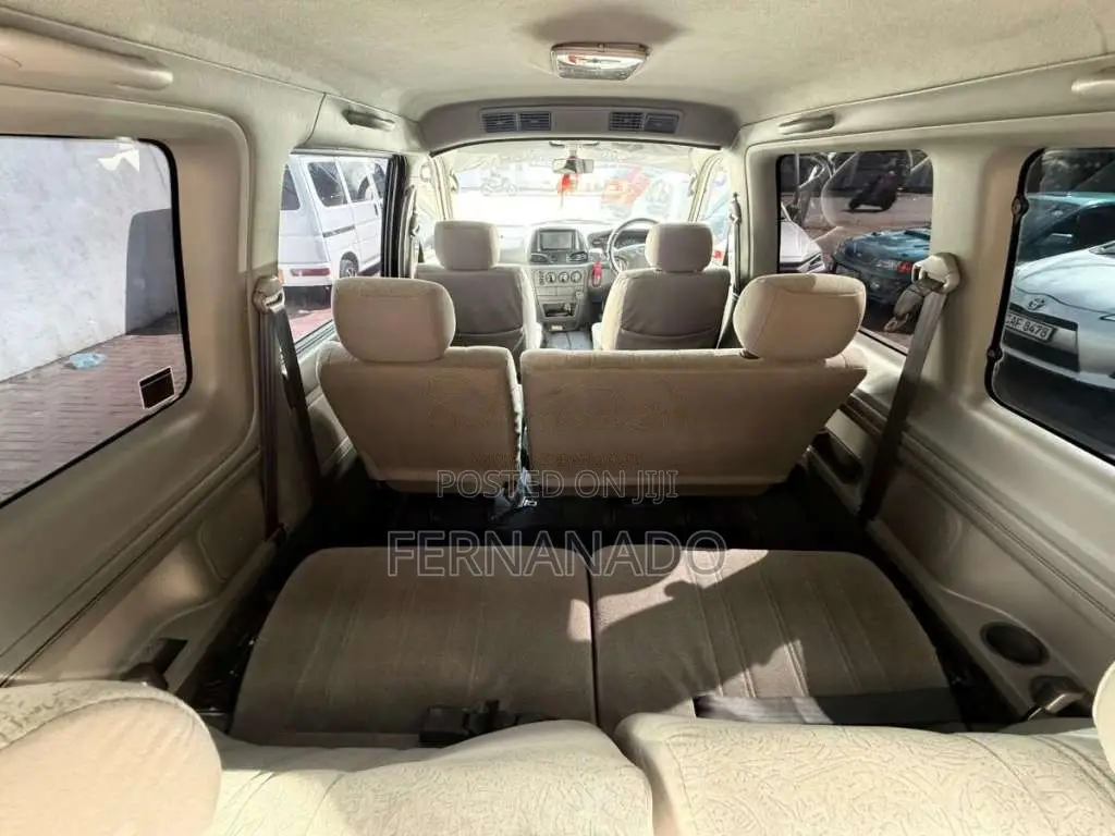 Toyota Noah KR42 2002 Van (Used)