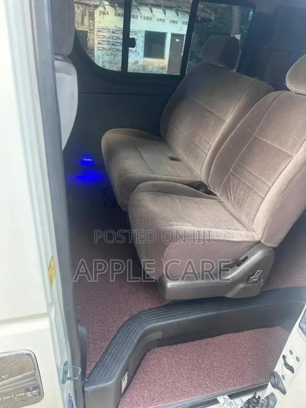 Toyota KDH 2015 Van (Used)