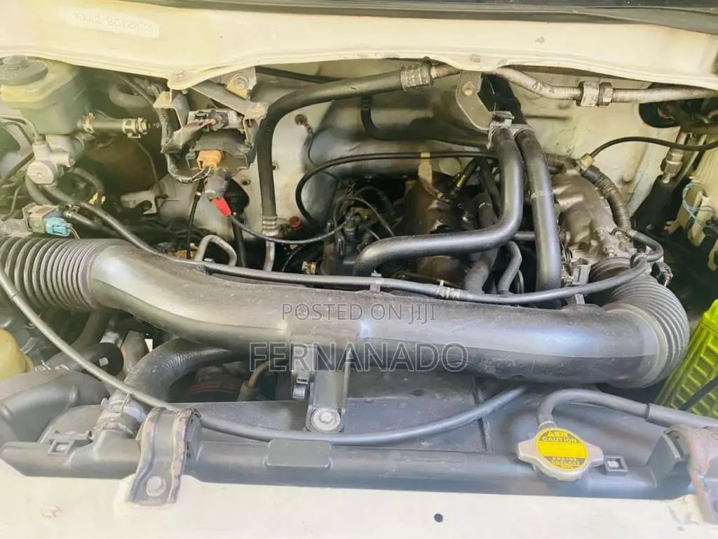 Toyota Noah KR42 2002 Van (Used)