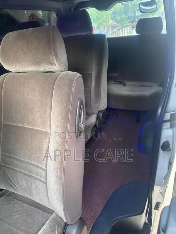Toyota KDH 2015 Van (Used)